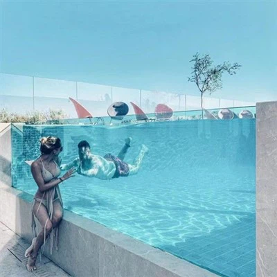 Transparan syèl pisin